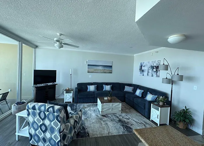 Waterfront With Pool Piers & Breathtaking Balcony Views Holiday home *