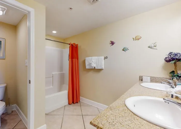 Holiday home Waterfront With Pool Piers & Breathtaking Balcony Views *